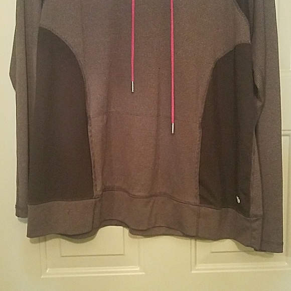 maurices in motion hoodie - Picture 3 of 3